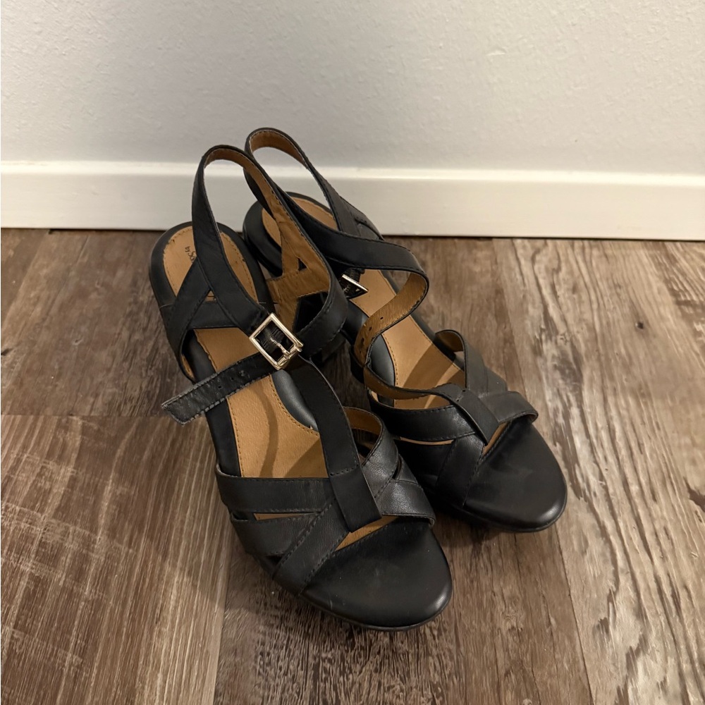 Elegant Black Strappy Women's Sandals